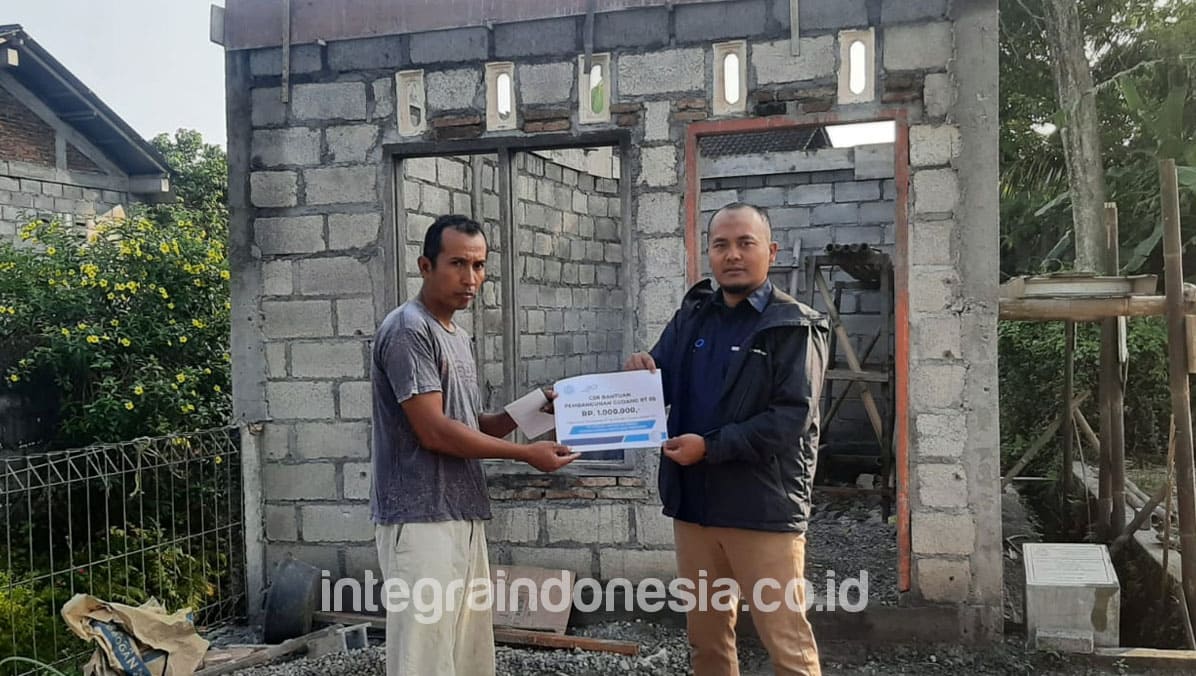 Integra Salurkan Bantuan CSR untuk Pembangunan Gudang RT di Padukuhan Temulawak